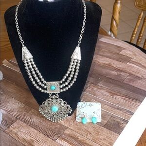 Elegant Turquoise and Silver Necklace Set